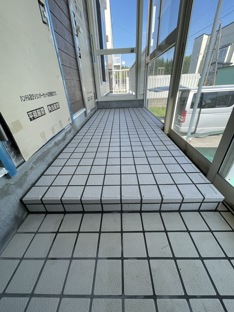 ポーチタイル施工後画像