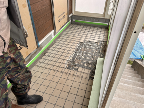 ポーチ鉄筋組施工中画像