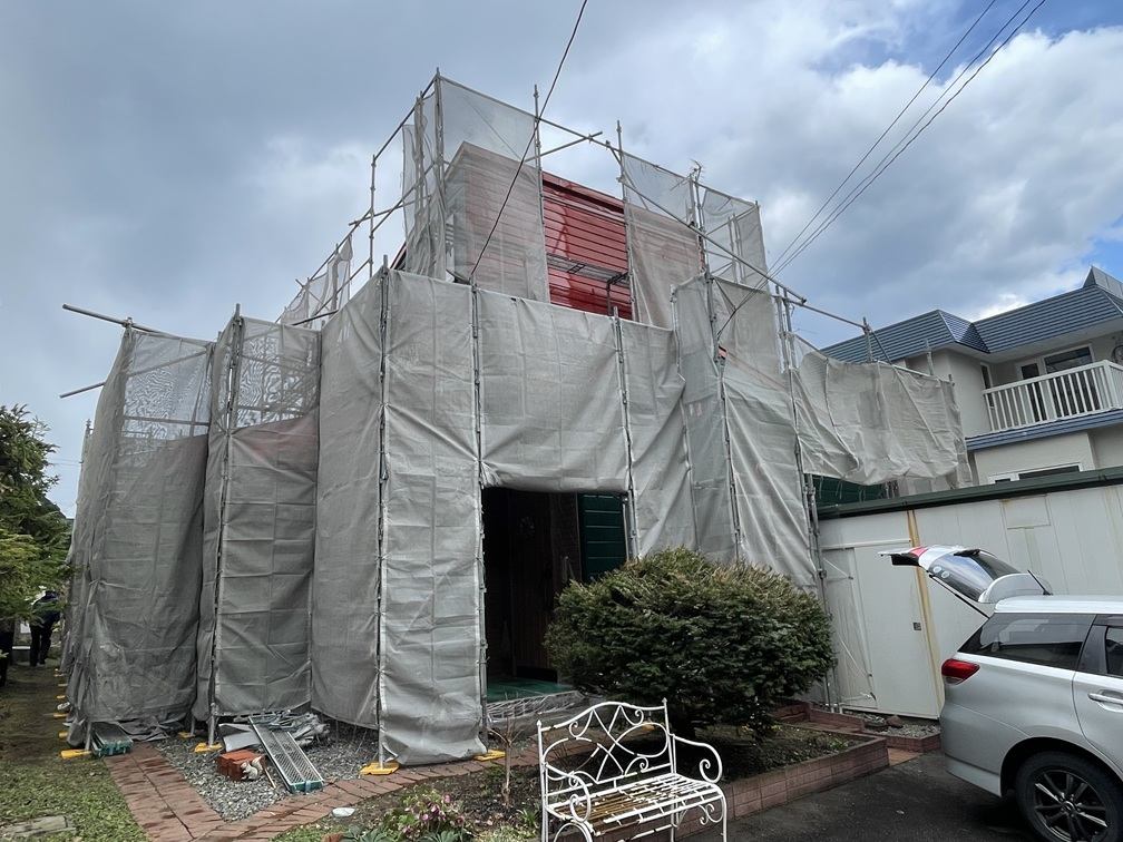 屋根外壁塗装の施工中2の画像